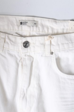Damen Jeans Perfect Jeans By Gina Tricot, Größe M, Farbe Weiß, Preis 5,95 €