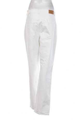 Дамски дънки Perfect Jeans By Gina Tricot, Размер M, Цвят Бял, Цена 11,55 лв.