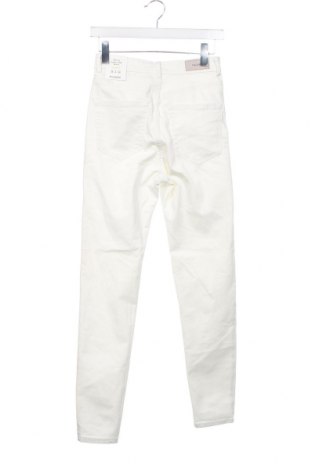 Γυναικείο Τζίν Pull&Bear, Μέγεθος S, Χρώμα Λευκό, Τιμή 15,95 €