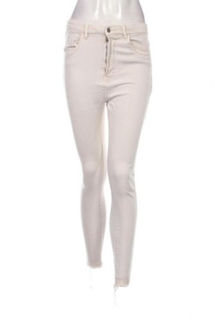 Damen Jeans Stradivarius, Größe M, Farbe Ecru, Preis 9,00 €