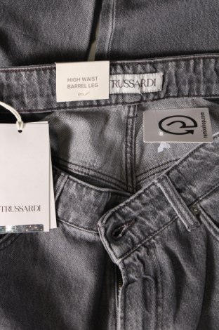 Blugi de femei Trussardi, Mărime S, Culoare Gri, Preț 335,53 Lei