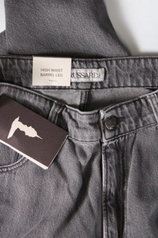 Damskie jeansy Trussardi, Rozmiar L, Kolor Szary, Cena 217,50 zł