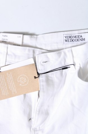 Damen Jeans Vero Moda, Größe L, Farbe Weiß, Preis 16,27 €