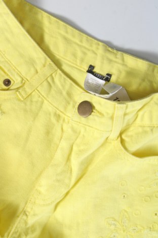 Γυναικείο κοντό παντελόνι, Μέγεθος S, Χρώμα Κίτρινο, Τιμή 15,98 €