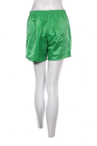 Дамски къс панталон, Размер M, Цвят Зелен, Цена 19,55 лв.