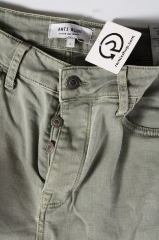 Pantaloni scurți de femei, Mărime L, Culoare Verde, Preț 27,63 Lei