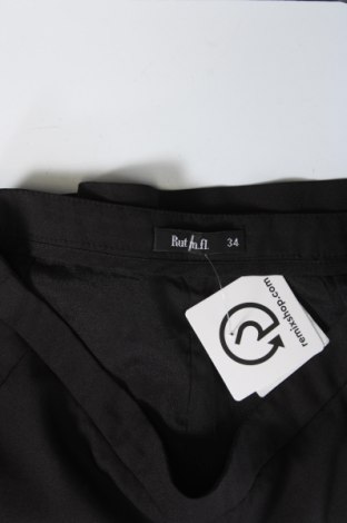 Pantaloni scurți de femei Rut M.fl., Mărime XS, Culoare Negru, Preț 38,27 Lei