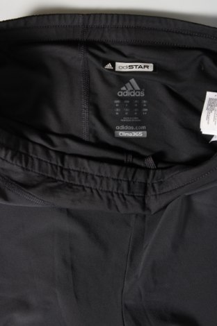 Дамски къс панталон Adidas, Размер S, Цвят Сив, Цена 52,38 лв.