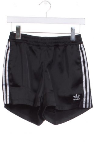 Дамски къс панталон Adidas Originals, Размер XS, Цвят Черен, Цена 42,35 лв.