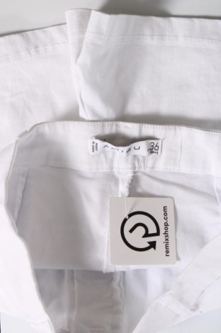 Pantaloni scurți de femei Amisu, Mărime S, Culoare Alb, Preț 48,00 Lei