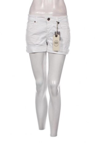 Дамски къс панталон BSB Jeans, Размер S, Цвят Бял, Цена 23,72 лв.
