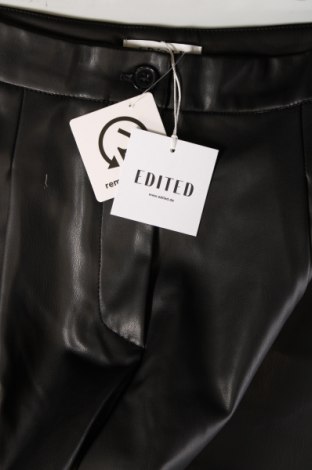 Γυναικείο κοντό παντελόνι Edited, Μέγεθος M, Χρώμα Μαύρο, Τιμή 7,94 €