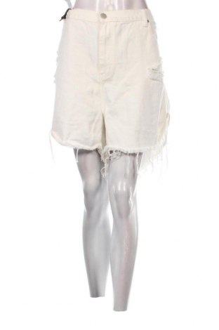 Дамски къс панталон Glamorous, Размер 3XL, Цвят Бял, Цена 30,80 лв.