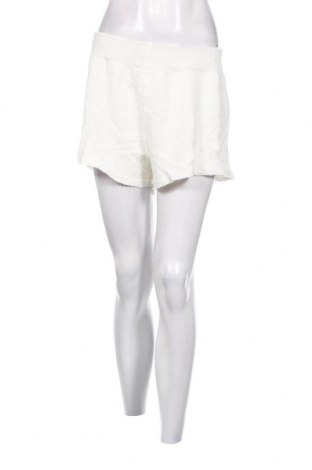 Γυναικείο κοντό παντελόνι In the style, Μέγεθος L, Χρώμα Λευκό, Τιμή 11,75 €