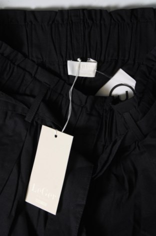 Γυναικείο κοντό παντελόνι LeGer By Lena Gercke X About you, Μέγεθος S, Χρώμα Μαύρο, Τιμή 39,69 €