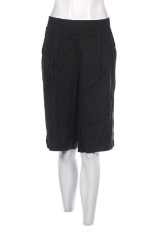 Дамски къс панталон Monki, Размер M, Цвят Черен, Цена 12,80 лв.