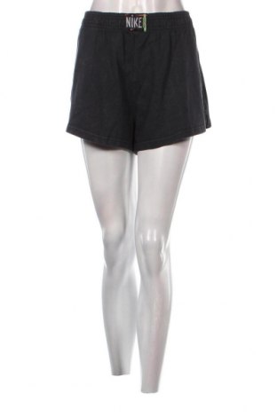 Damen Shorts Nike, Größe L, Farbe Grau, Preis 15,88 €