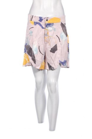 Γυναικείο κοντό παντελόνι Numph, Μέγεθος M, Χρώμα Πολύχρωμο, Τιμή 25,05 €
