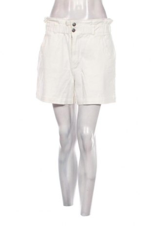 Γυναικείο κοντό παντελόνι Numph, Μέγεθος M, Χρώμα Λευκό, Τιμή 31,24 €