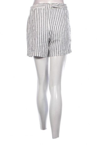 Дамски къс панталон Primark, Размер M, Цвят Бял, Цена 12,64 лв.