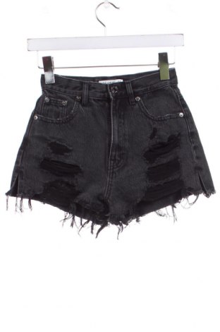 Γυναικείο κοντό παντελόνι Pull&Bear, Μέγεθος XXS, Χρώμα Μαύρο, Τιμή 5,83 €