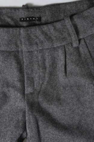 Дамски къс панталон Sisley, Размер S, Цвят Сив, Цена 23,04 лв.