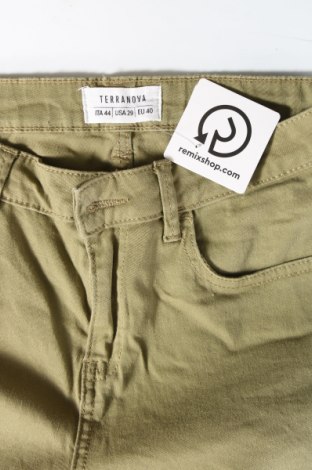 Damen Shorts Terranova, Größe M, Farbe Grün, Preis 10,00 €
