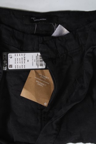 Дамски къс панталон Vero Moda, Размер XS, Цвят Черен, Цена 46,00 лв.