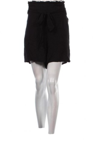 Дамски къс панталон Vero Moda, Размер XL, Цвят Черен, Цена 23,00 лв.