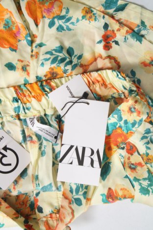 Γυναικείο κοντό παντελόνι Zara, Μέγεθος XS, Χρώμα Πολύχρωμο, Τιμή 5,22 €
