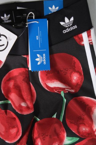 Дамски клин Adidas Originals, Размер XXS, Цвят Многоцветен, Цена 77,00 лв.