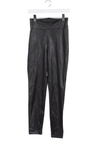 Γυναικείο παντελόνι δερμάτινο Guess, Μέγεθος S, Χρώμα Μαύρο, Τιμή 35,46 €