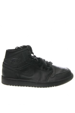 Дамски обувки Air Jordan Nike, Размер 40, Цвят Черен, Цена 109,00 лв.