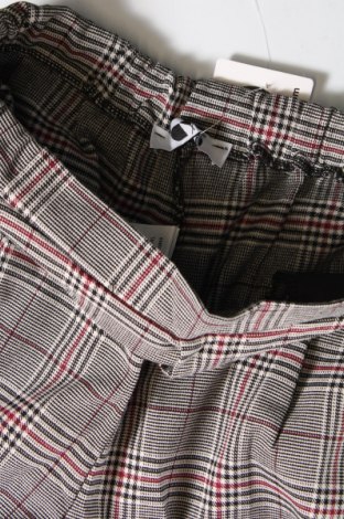 Дамски панталон, Размер M, Цвят Многоцветен, Цена 8,12 лв.