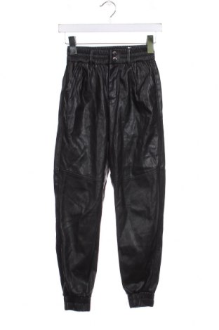 Γυναικείο παντελόνι Bershka, Μέγεθος XS, Χρώμα Μαύρο, Τιμή 4,49 €