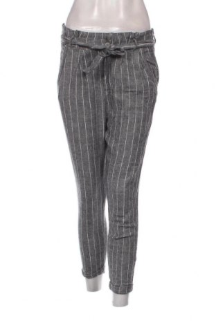Pantaloni de femei Bershka, Mărime S, Culoare Gri, Preț 33,30 Lei