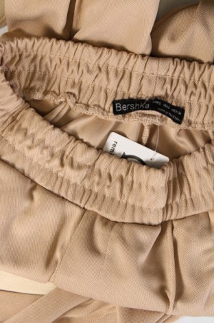 Pantaloni de femei Bershka, Mărime S, Culoare Bej, Preț 33,29 Lei