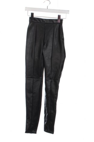Γυναικείο παντελόνι Bershka, Μέγεθος XS, Χρώμα Μαύρο, Τιμή 5,69 €