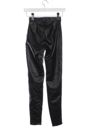 Γυναικείο παντελόνι Bershka, Μέγεθος XS, Χρώμα Μαύρο, Τιμή 28,45 €