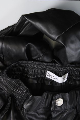 Damenhose Bershka, Größe XS, Farbe Schwarz, Preis € 9,52