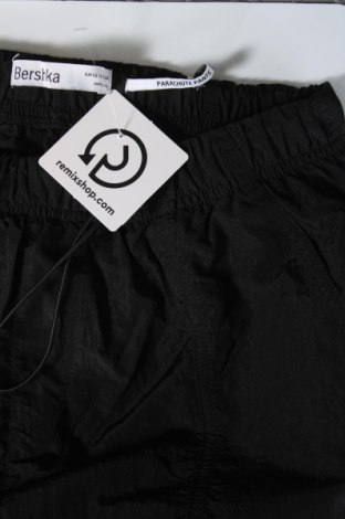 Damenhose Bershka, Größe XS, Farbe Schwarz, Preis 19,95 €