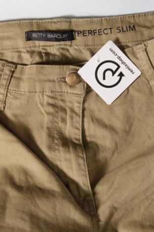Дамски панталон Betty Barclay, Размер M, Цвят Зелен, Цена 22,44 лв.