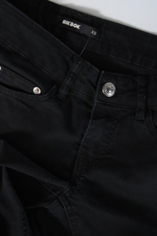 Γυναικείο παντελόνι Bik Bok, Μέγεθος XS, Χρώμα Μαύρο, Τιμή 7,56 €