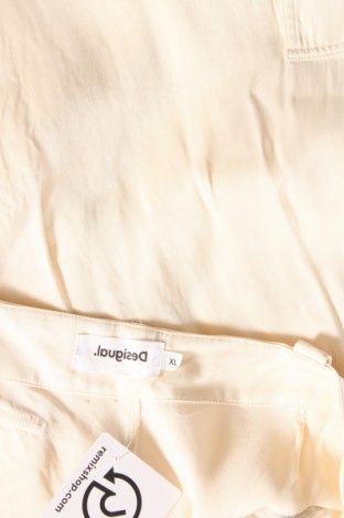 Дамски панталон Desigual, Размер XL, Цвят Екрю, Цена 68,00 лв.