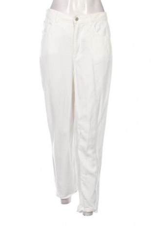 Dámské kalhoty  Guess, Velikost M, Barva Bílá, Cena  1 122,00 Kč