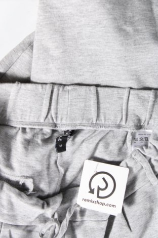 Damenhose Jean Pascale, Größe M, Farbe Grau, Preis 4,04 €