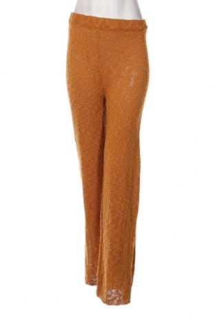 Дамски панталон Lefties, Размер XL, Цвят Жълт, Цена 14,50 лв.