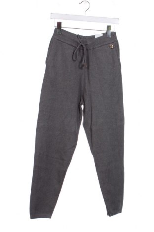 Дамски панталон Lynne, Размер XS, Цвят Сив, Цена 35,19 лв.