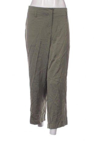 Дамски панталон Marc Cain, Размер XL, Цвят Зелен, Цена 425,60 лв.