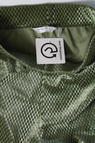 Pantaloni de femei Melting Stockholm, Mărime S, Culoare Verde, Preț 26,97 Lei